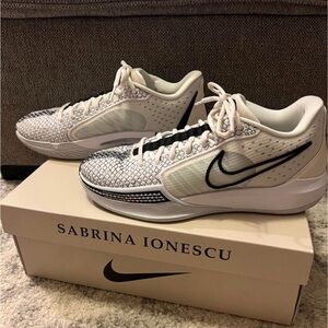 Nike Sabrina Ionescu 1 Basketball Shoes
